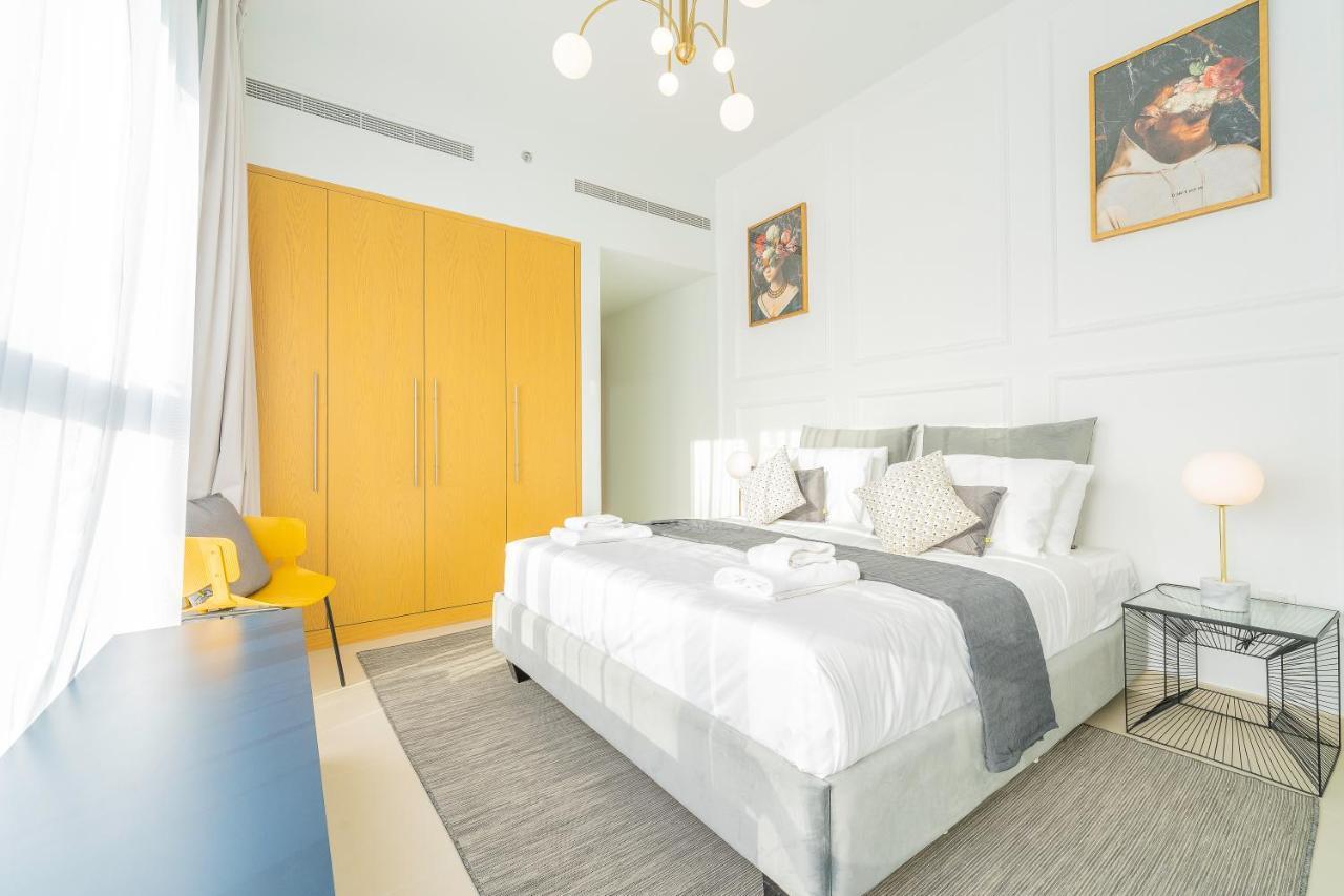 Nouveau Art Deco 3Br With Burj & Canal Views Dubai Bagian luar foto