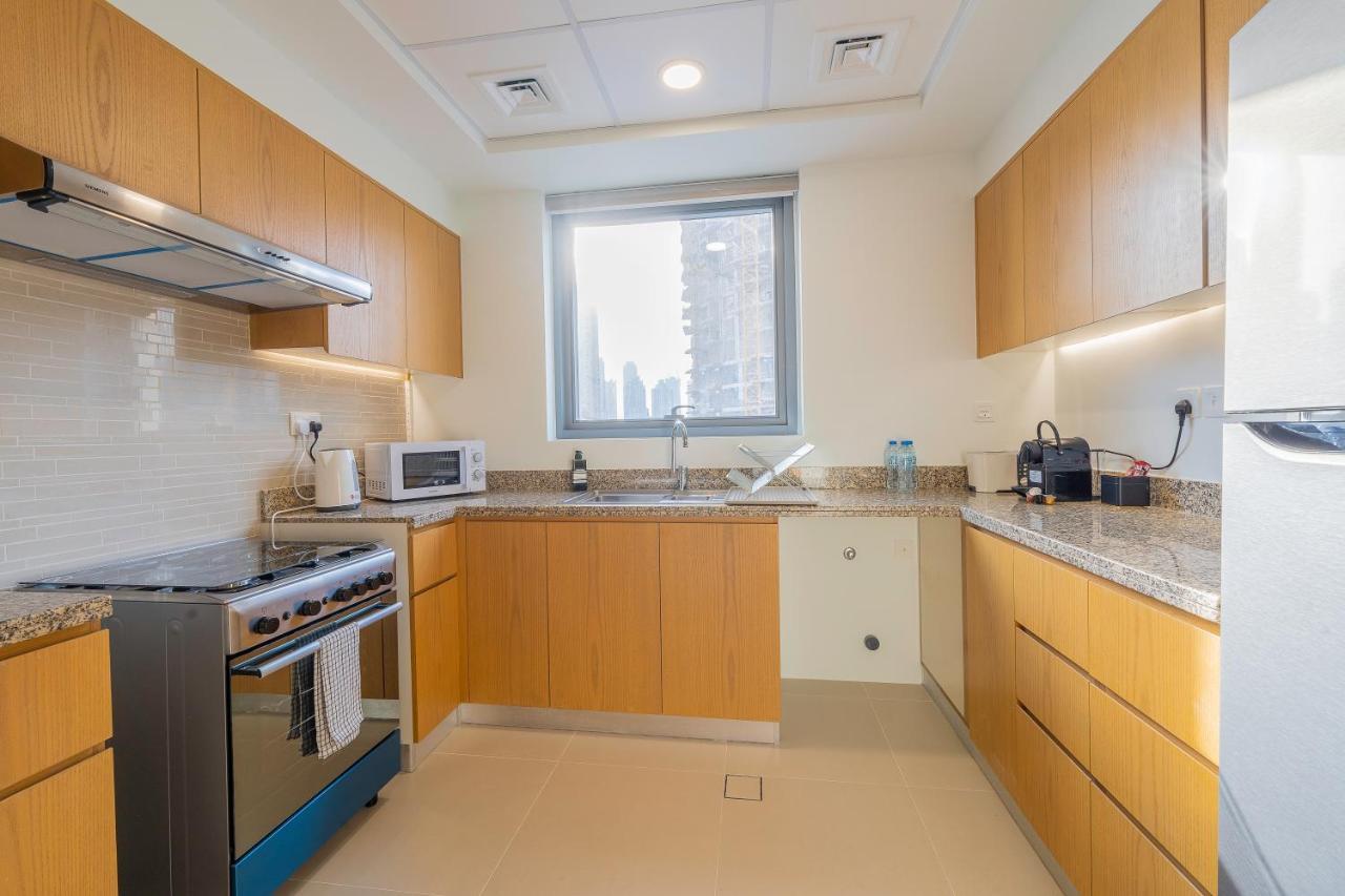 Nouveau Art Deco 3Br With Burj & Canal Views Dubai Bagian luar foto